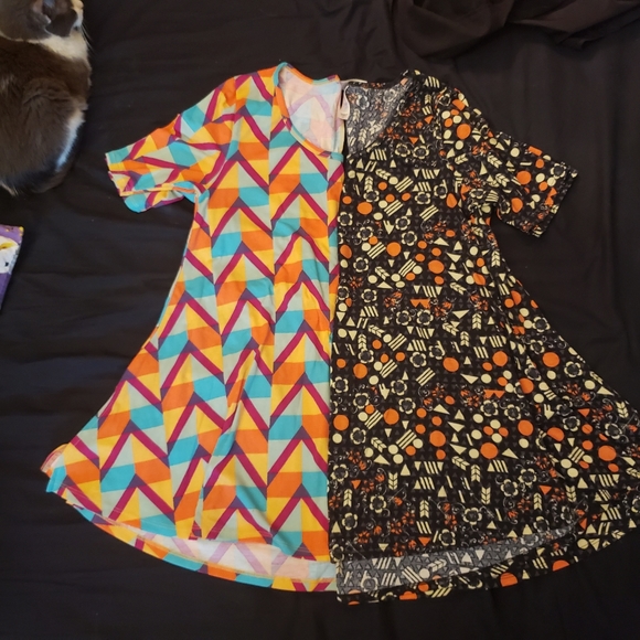 Lot of 2 LuLaRoe Perfect Tee XS shirts - Picture 1 of 1